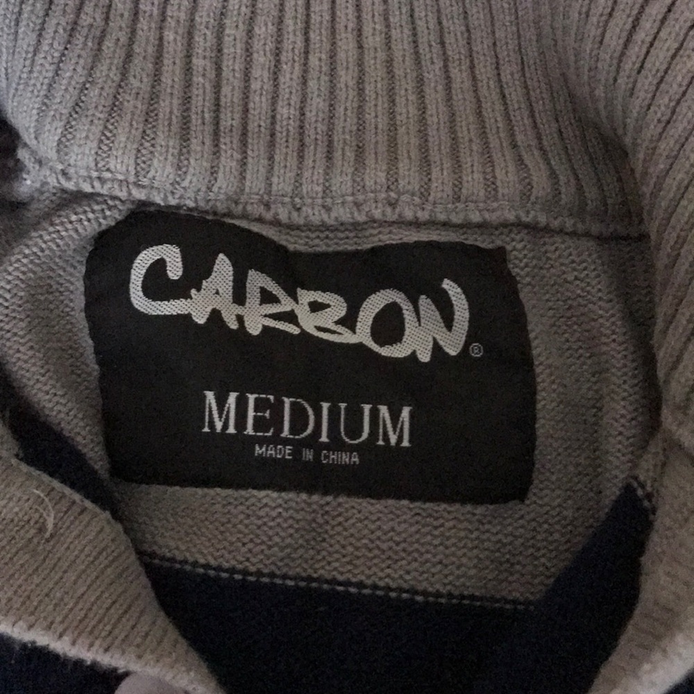 Buttoned collar sweater - Picture 2 of 2